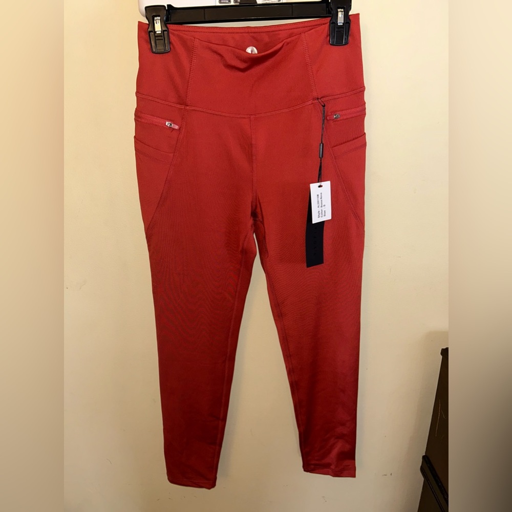 R. SOFIA Leggings With Zipper Pockets - Red